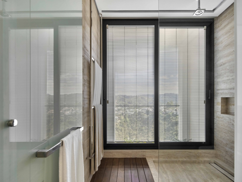 Esquadrias Divelle Oscilobatente DN53 | Proj. Marcia Carvalhaes - Fotos Jomar Bragança